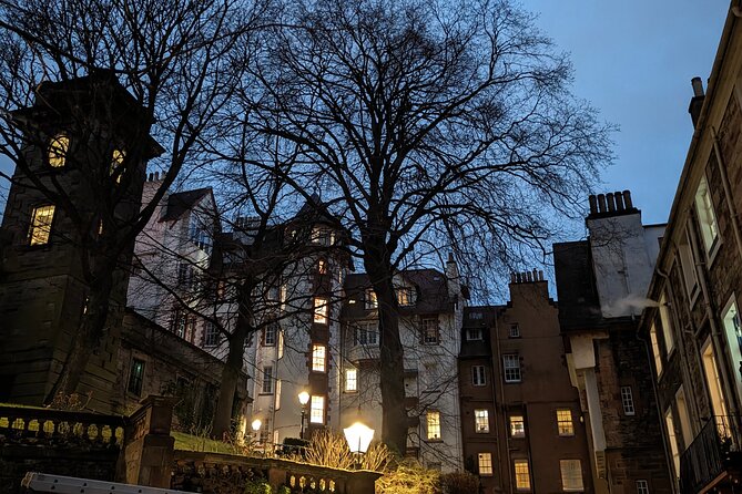 Private Dark History Tour: Eerie Edinburgh - Guides, languages, and the difference a great storyteller makes
