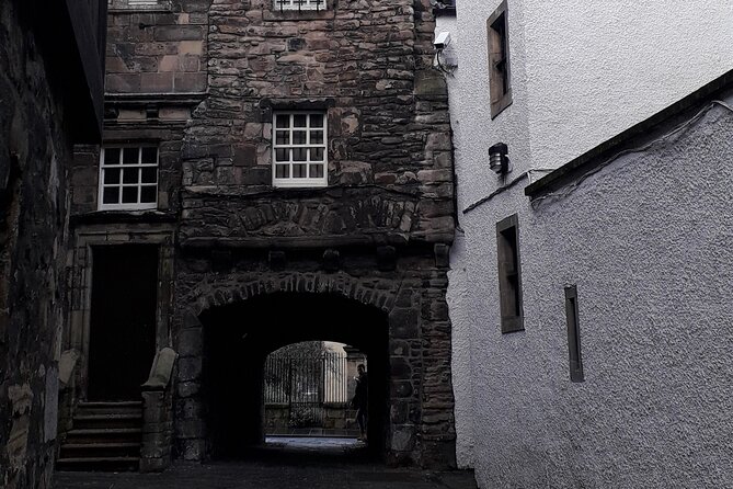 Private Dark History Tour: Eerie Edinburgh - Who should book this private dark history walk