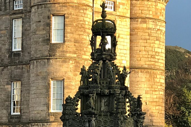 Private Edinburgh City 4-Hour Guided Tour in a black cab LEVC TX - Old Town vs New Town: the contrast that makes Edinburgh make sense