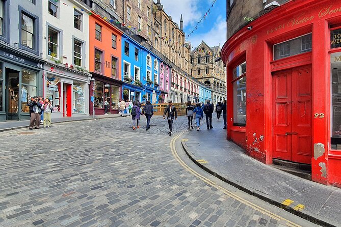 Private Edinburgh driving tour - Advocate’s Close, White Horse Close, and the Value of Tiny Detours