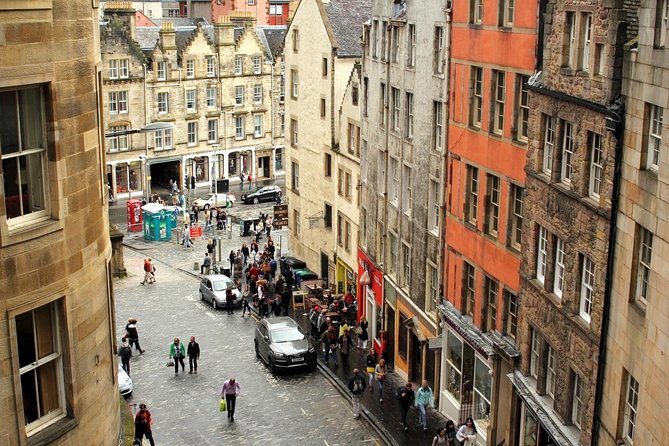 Private Edinburgh Tour for Families with a Local, 100% Personalized - Camera Obscura and the World of Illusions: learning that feels like play