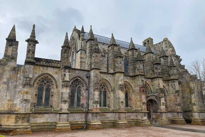 Private Executive Edinburgh Airport transfers to Edinburgh City - Who Should Book This Transfer (And Who Might Skip It)
