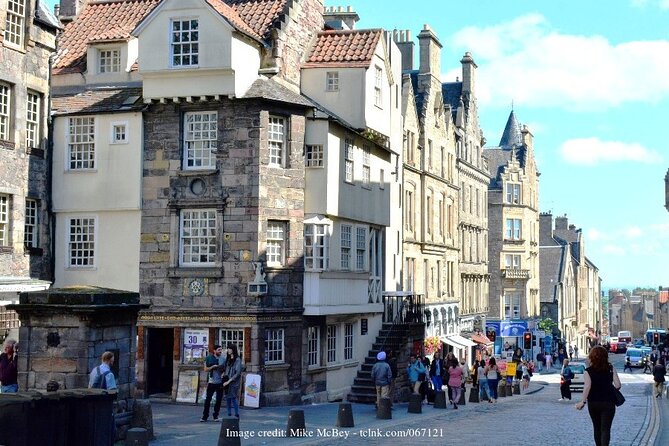 Private Full-Day Walking Tour in Edinburgh with Edinburgh Castle - Calton Hill and the viewpoints you can’t fake