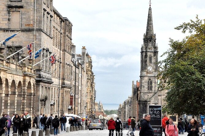 Private Full-Day Walking Tour in Edinburgh with Edinburgh Castle - From Howies Restaurant onto the Royal Mile