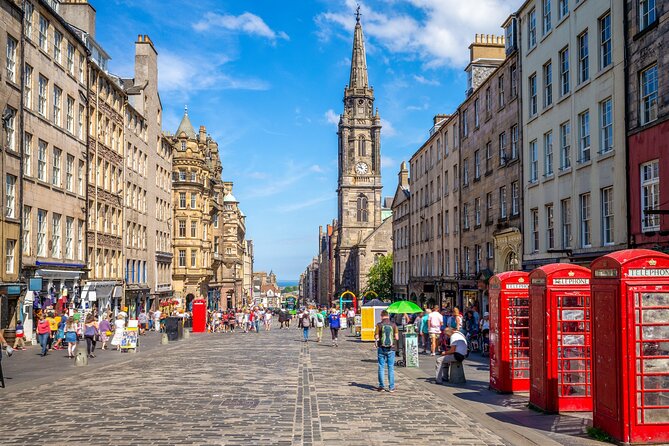 Private Half Day Tour of Edinburgh in a Black Cab - The Royal Mile: where your bearings get set in 30 minutes