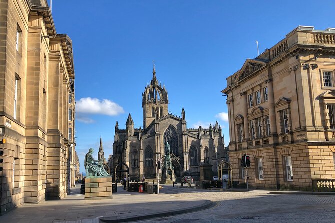 Private Old Town, Edinburgh Walking Tour - The Royal Mile backbone: Castle views and old-house stops