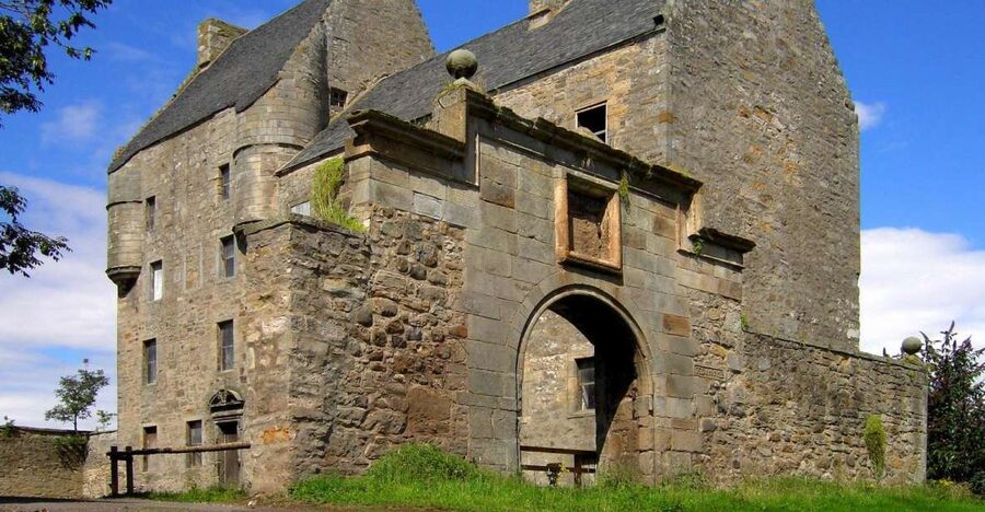 Private Outlander Tour for Small Groups - Inverness at Falkland, Fife: getting the north feeling
