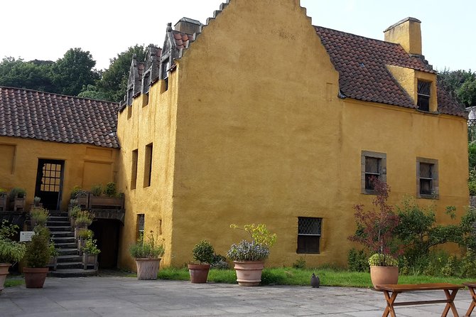 Private Outlander Tour from Edinburgh - The train-station moment: where Frank and Claire part ways