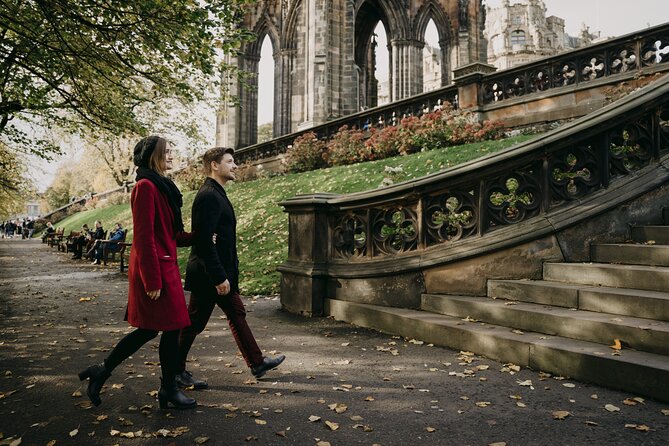 Private Photoshoot in Edinburgh with a Professional Photographer - The Vennel Viewpoint by Castle: Finishing With a Fresh Angle