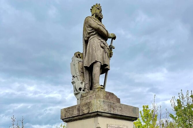 Private Stirling Day Guided Tour in the Premier Classic LEVC TXE - Stop 1: Stirling Castle and the feeling of royal Scotland