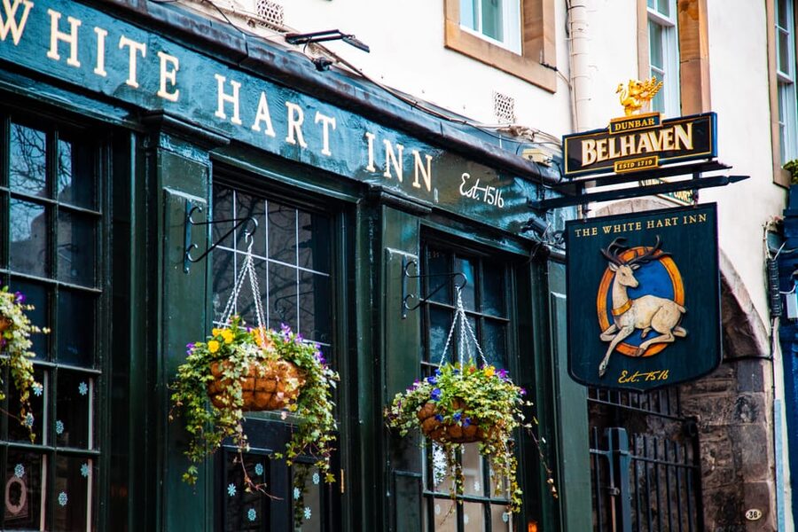 Private tour: discover the city which inspired Harry Potter - Parliament Square to Victoria Street: the first taste of Potter-like atmosphere
