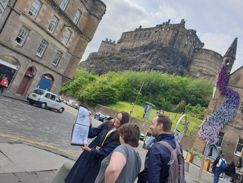 Private tour: History and Mystery in Edinburgh's Old Town - Holyrood Palace to the Royal Mile: how the walk builds the plot