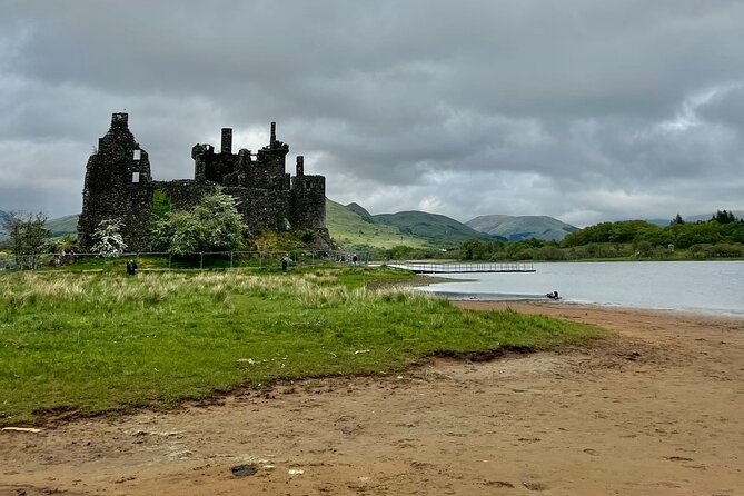 Private Tour to the Stunning Scottish Highlands & Glencoe - Loch Lomond and Luss: Conservation Village + Cafe Warm-Up