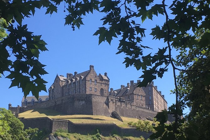 Private Walk: Edinburgh Old Town and New Town - Why Old Town and New Town makes perfect sense together