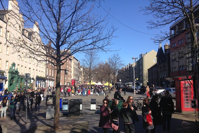 Private Walk: Edinburgh Old Town and New Town - Victoria Street and the West Bow: the classic Edinburgh walk