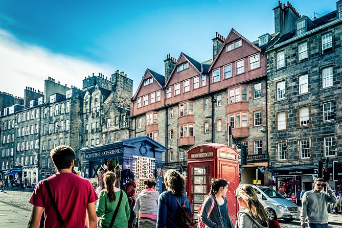 Private Walking Tour: Edinburgh Highlights, including entry to Edinburgh Castle - The big advantage: private pacing on Edinburgh’s busiest streets