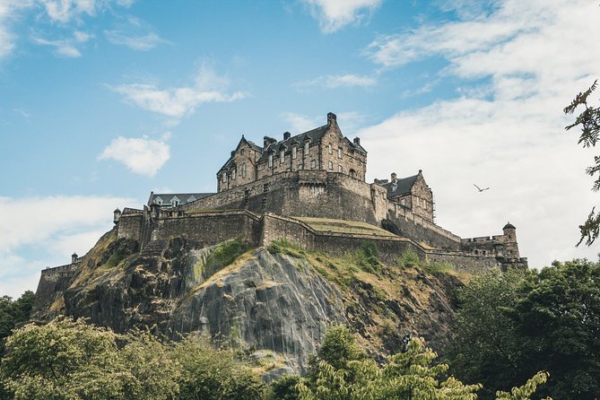 Private Walking Tour: Edinburgh Highlights, including entry to Edinburgh Castle - Grassmarket and Victoria Street: food, pubs, and movie echoes