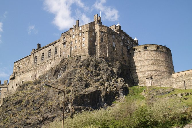 Private Walking Tour: Edinburgh Highlights, including entry to Edinburgh Castle - Greyfriars: Greyfriars Bobby and the kind of cemetery stories you can’t fake