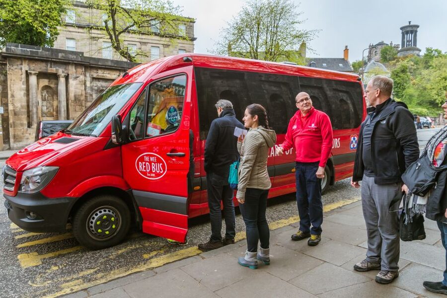 Rosslyn Chapel and Hadrian's Wall Small Group Day Tour - How the guide style shapes the whole day