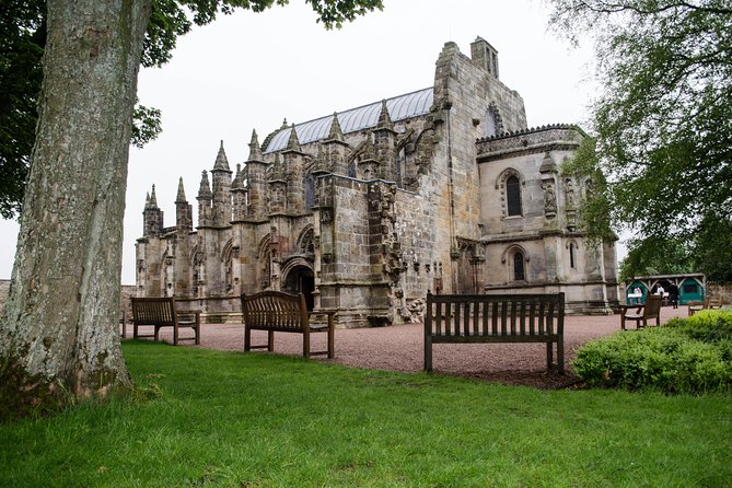 Rosslyn Chapel, Dunfermline Abbey and Stirling Castle Day Tour - A one-day sweep of Scotland’s royal and mysterious sides