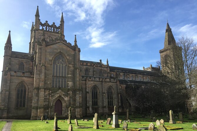 Rosslyn Chapel, Dunfermline Abbey and Stirling Castle Day Tour - How the small-group vibe changes the experience