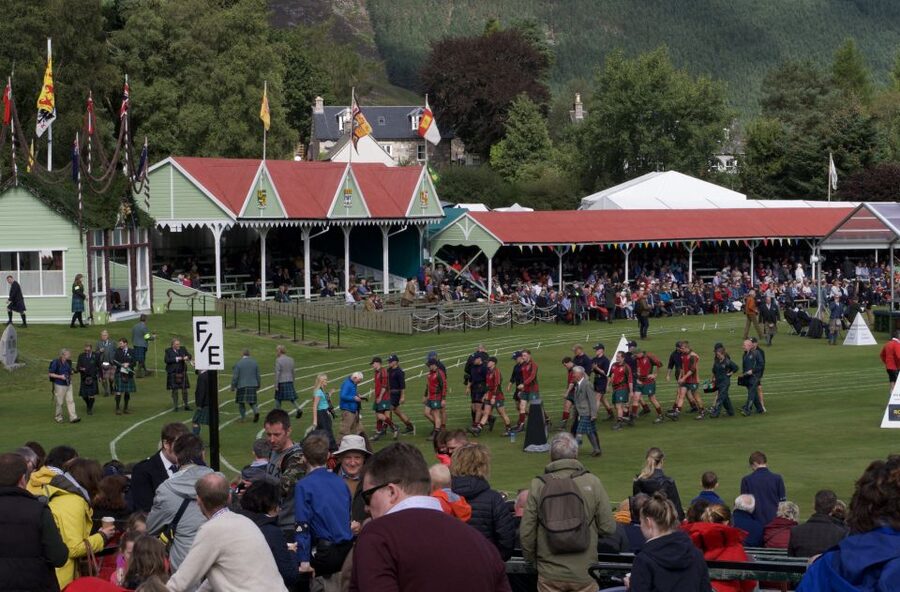 Royal Highland Braemar Gathering, transfer from Edinburgh - Competitive events: heavy and track, plus servicemen showdowns