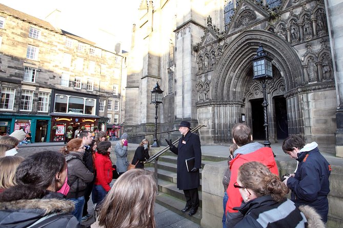Royal Mile and Edinburgh Castle - Small Group Walking Tour - Walking comfort: how to plan your shoes and your energy