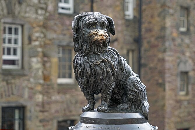 Royal Mile, Edinburgh Walking Tour with Audioguide - St Giles, the Heart of Midlothian, and Enlightenment Markers