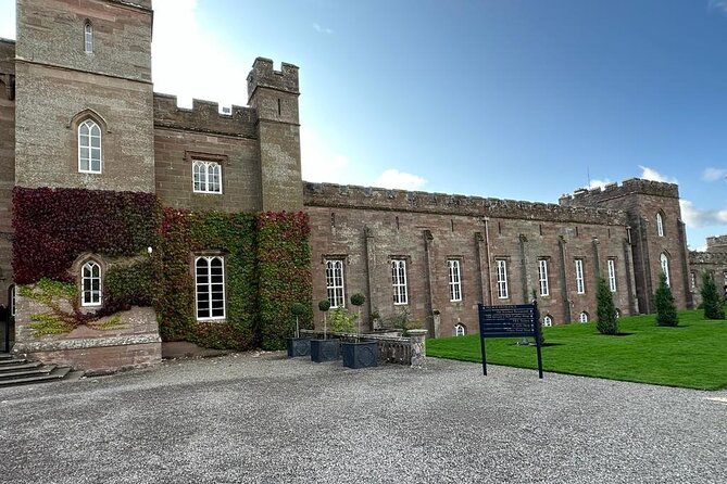 Scone Palace, Nature, Pitlochry, Whisky Experience from Edinburgh - Taste Perthshire: hand feeding Highland Coos in a short, memorable window