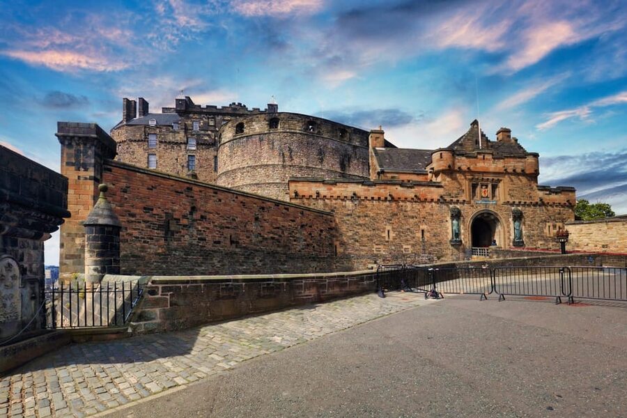 Skip-the-line Edinburgh Castle with Old Town Walking Tour - St Giles’ Cathedral: the stop that anchors the story