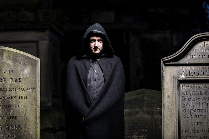 Small Group Edinburgh Underground Vaults & Graveyard Ghost Tour - Guides that make (or break) the experience