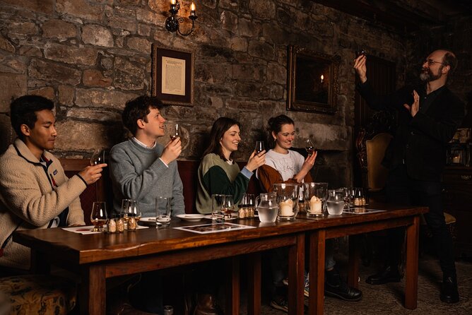 Small Group Edinburgh Whisky Tour and Tasting - Royal Mile Walk: How Aqua Vitae Becomes a Street-Level Story