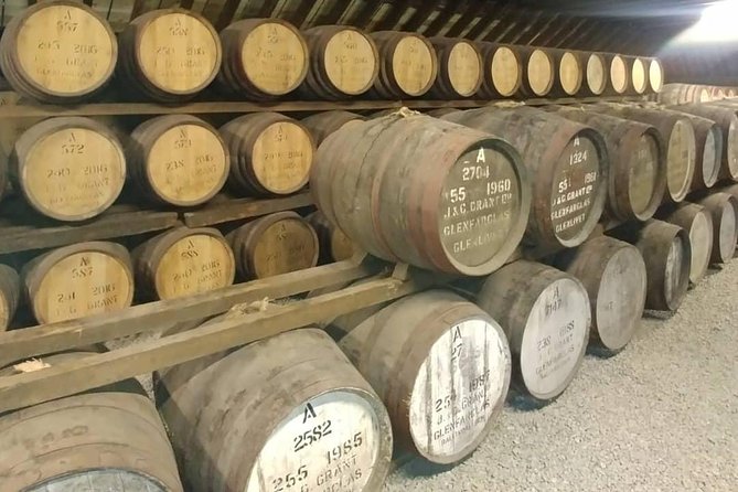 Speyside Whisky Tour - Three Distilleries Included - Private - 5 Star Reviews - Finishing with Glenfiddich, Strathisla, Glendronach and the sherry-leaning swing