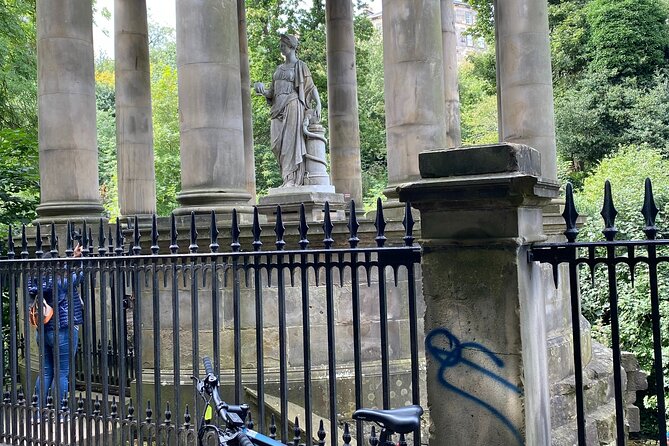 Stunning Edinburgh E-bike Tour max 10 people small group - Dean Village: Short Stop, Long Effect