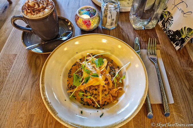 Tailored Premium Edinburgh Food Tour with Highest Quality Dishes - Royal Mile Quick Hits: 15 Minutes of Sights While You Stay on Track