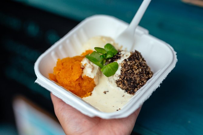 The 10 Tastings of Edinburgh With Locals: Private Food Tour - The real value: a guide who can tailor the route to your appetite