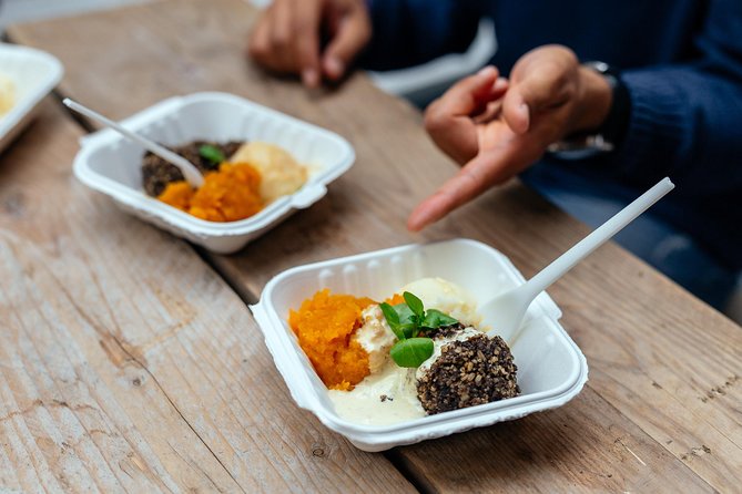 The 10 Tastings of Edinburgh With Locals: Private Food Tour - How much walking is involved, and what to pack