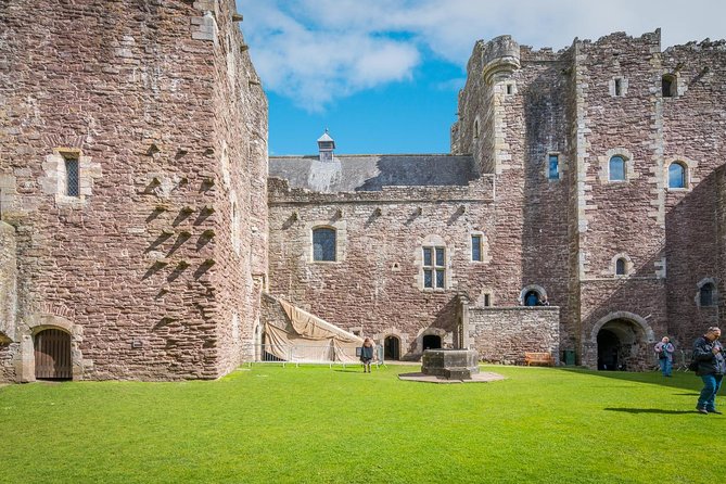 The Outlander 1 Day Experience - Stop 2: Culross and the Mercat Cross Cranesmuir connection