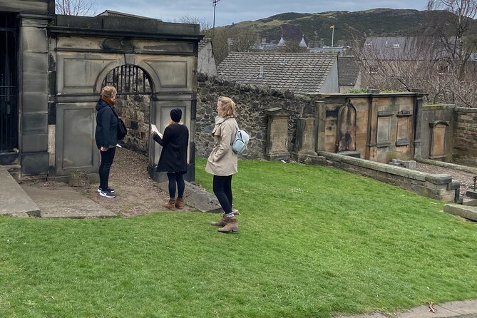 The Pirate's Riddle: An Outdoor Treasure Hunt - Calton Hill’s pirate theater: the Calton Island setting