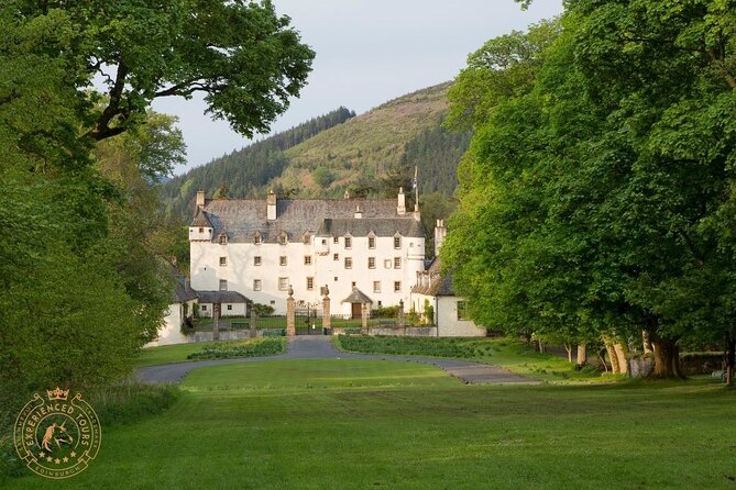 The Scottish Borders Full-Day Private Tour in a Luxury Minivan with Local Guide - Touring in a Luxury Minivan With a Local (and Why It Changes the Whole Day)