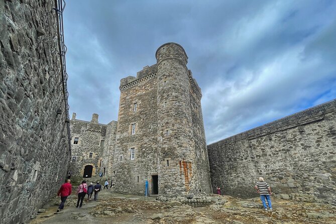 Ultimate Outlander Day Tour - Midhope Castle (Lallybroch): the day’s biggest moment