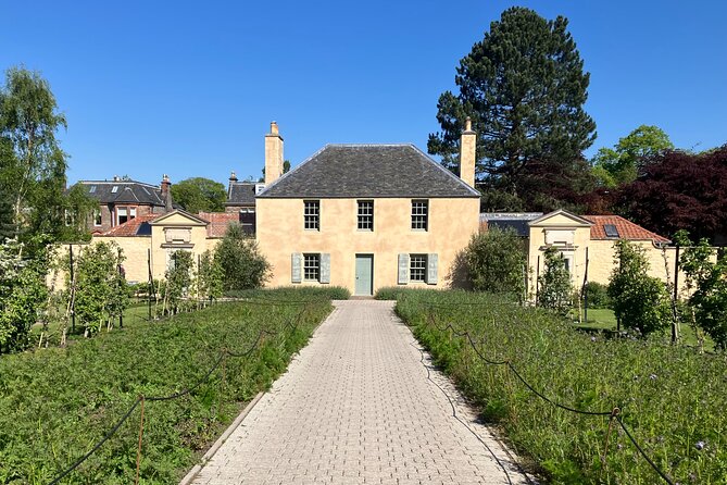 Walk Dean Village, New Town & Royal Botanics - Price and value: $31.55 for a lot of variety in 2.5 hours