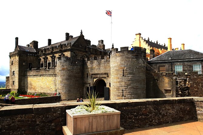 Wallace monument, Stirling Castle, Linlithgow Palace Private Tour - Your day starts with the Forth Bridges, not a long lecture