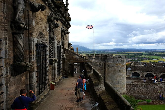 Wallace monument, Stirling Castle, Linlithgow Palace Private Tour - Linlithgow Palace ruins by the loch: best stop for imagination