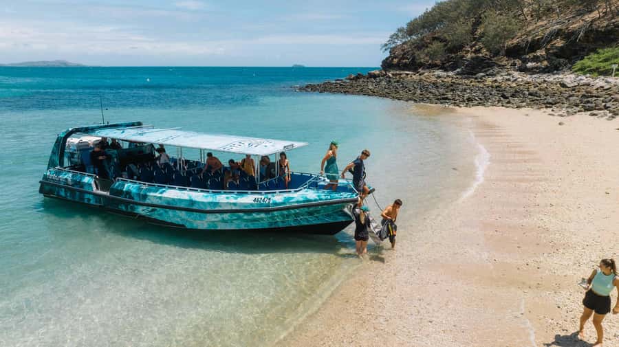 Yeppoon: Great Keppel Island Fast Boat Snorkel & Lunch Tour - Fast Boat Energy, Keppel Island Time